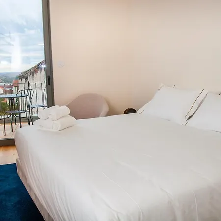 Konukevi Cravo's Heritage House Pinhel